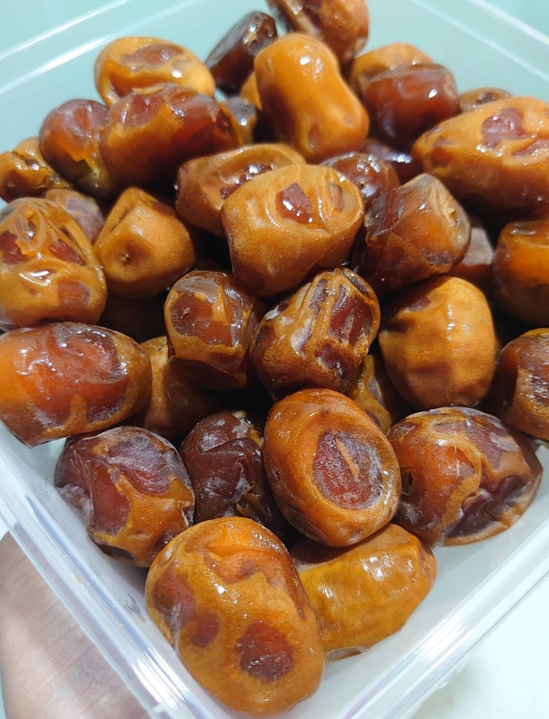 BEBERAPA MANFAAT SERTA KANDUNGAN KURMA SUKARI